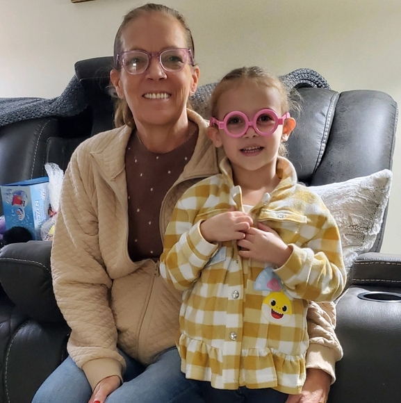 Meet your Posher, Sherry! LIKE TO BE NOTIFIED OF LIVE SHOWS 😊 - Picture 9 of 10